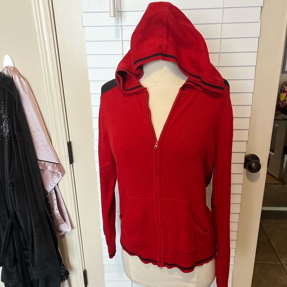 Red Hooded Women's Top